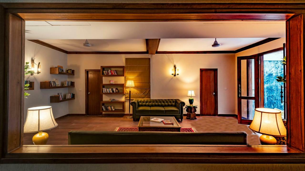 8Fold By Larisa Hotel Shimla Buitenkant foto